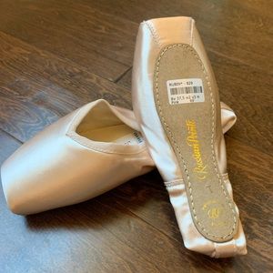 Russian Pointe Rubin ‘V’ cut size 37.5 NEW pointe shoes